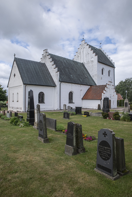 Emmislöv kyrka