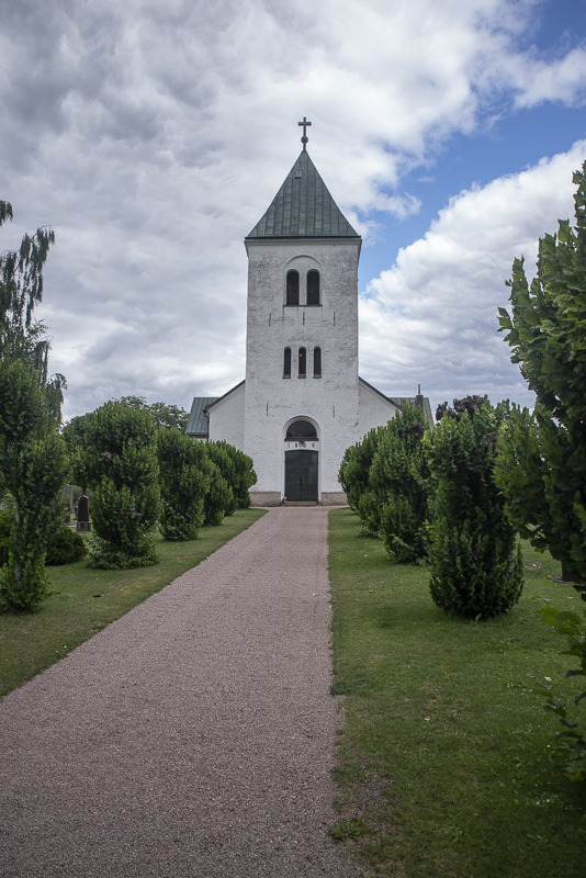 Oppmanna kyrka