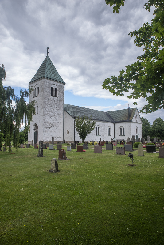 Oppmanna kyrka
